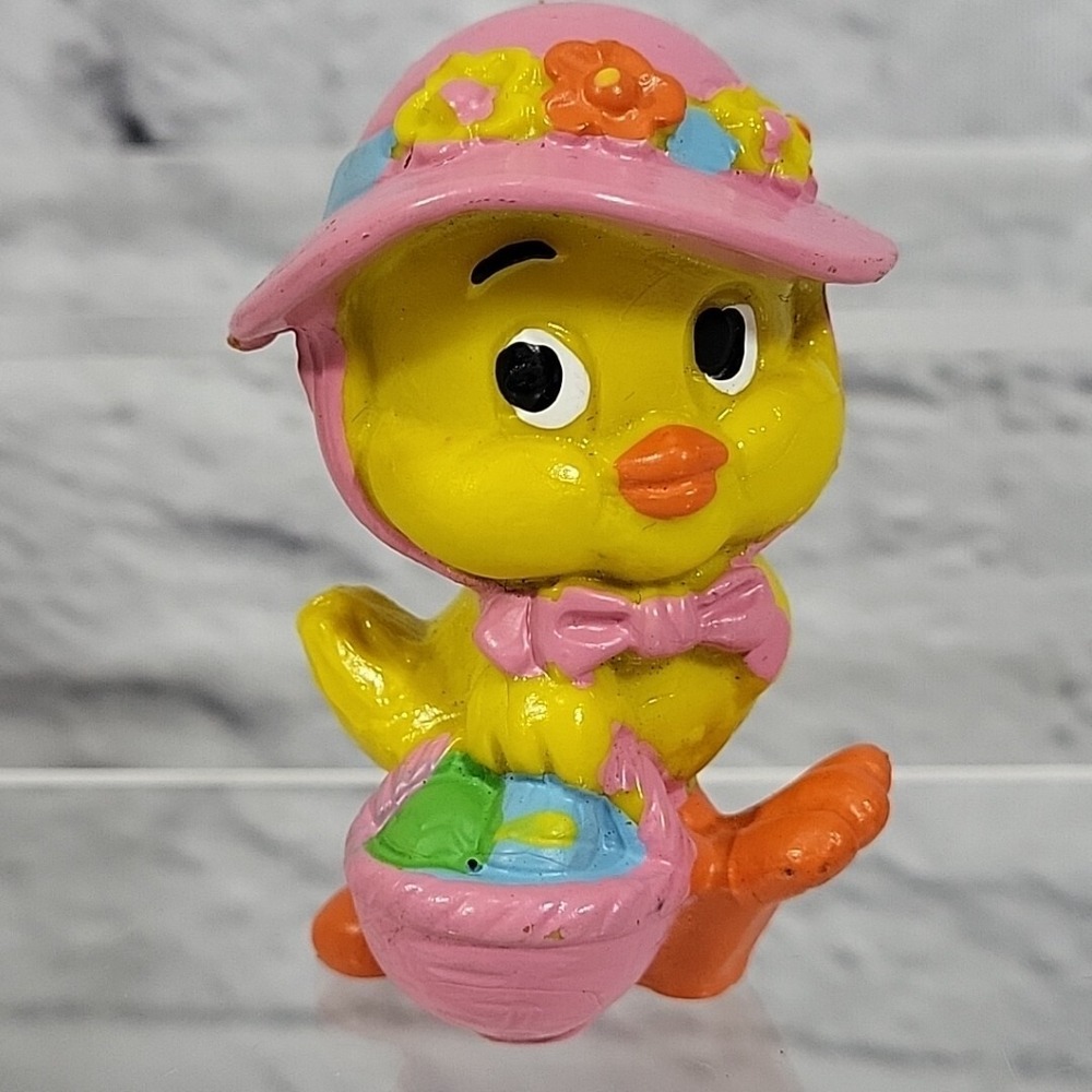 W. Berrie Easter Buddy - Chick with egg basket‎ (1979) PVC